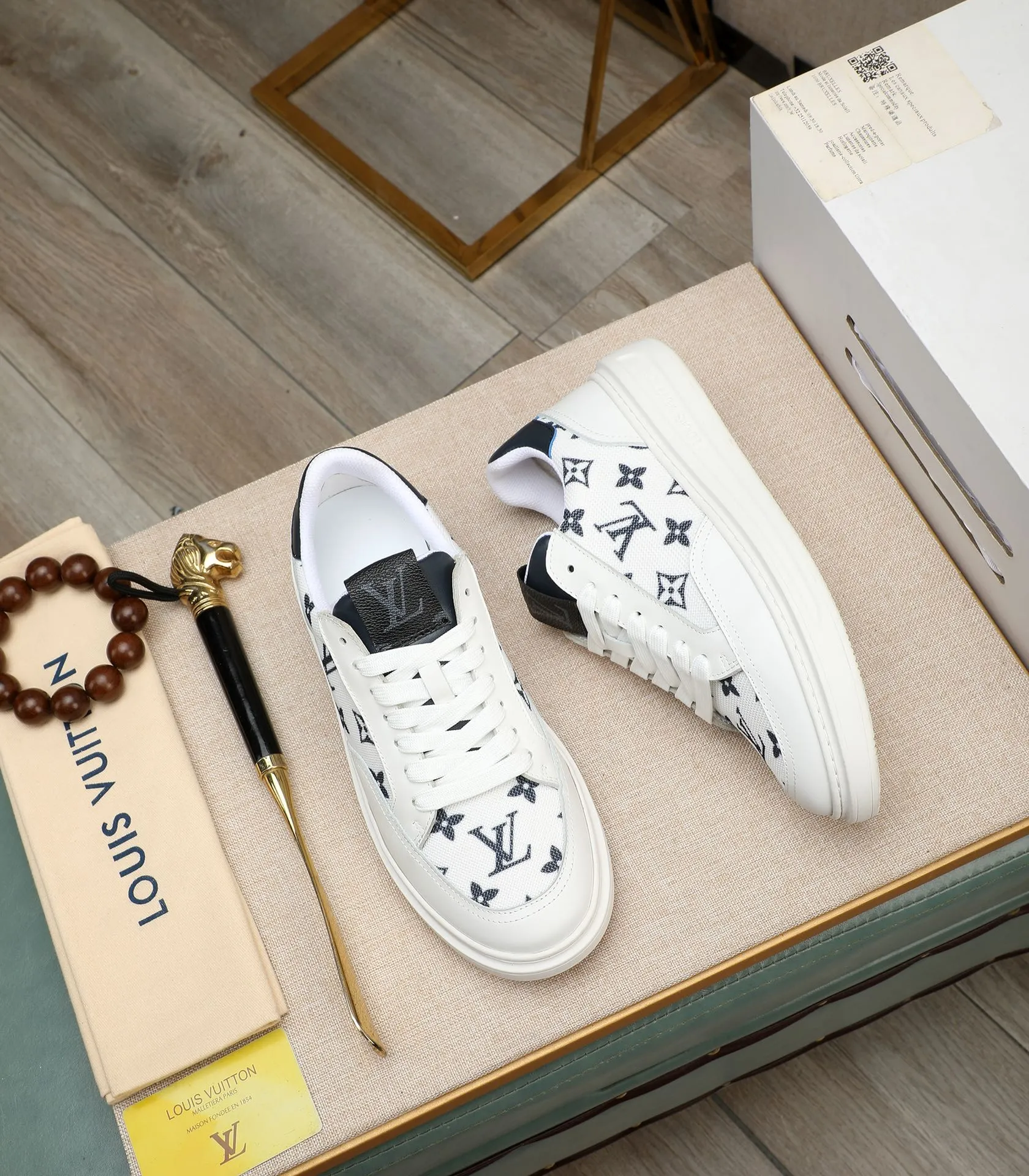 Men's shoes 💰540 💰(Niuli: full package) louis vuitton (Louis Vuitton/lv) top 🔍🔍 new models are on sale at the same time at the counter. The upper 🇮🇹 is imported from Italy, first-layer cowhide, and the lining is fully imported cowhide. 💪💪, completely 1⃣️ to 1 ⃣️Re-engraved🇮🇹💪💪, ⚠Sole: The original sole is specially provided by the original factory, the exclusive movable molded sole is super comfortable, ⚠The original factory follows the order, 🔍🔍high quality, you can enter and exit the counter at will, welcome to compare⚠. Code number:38-44